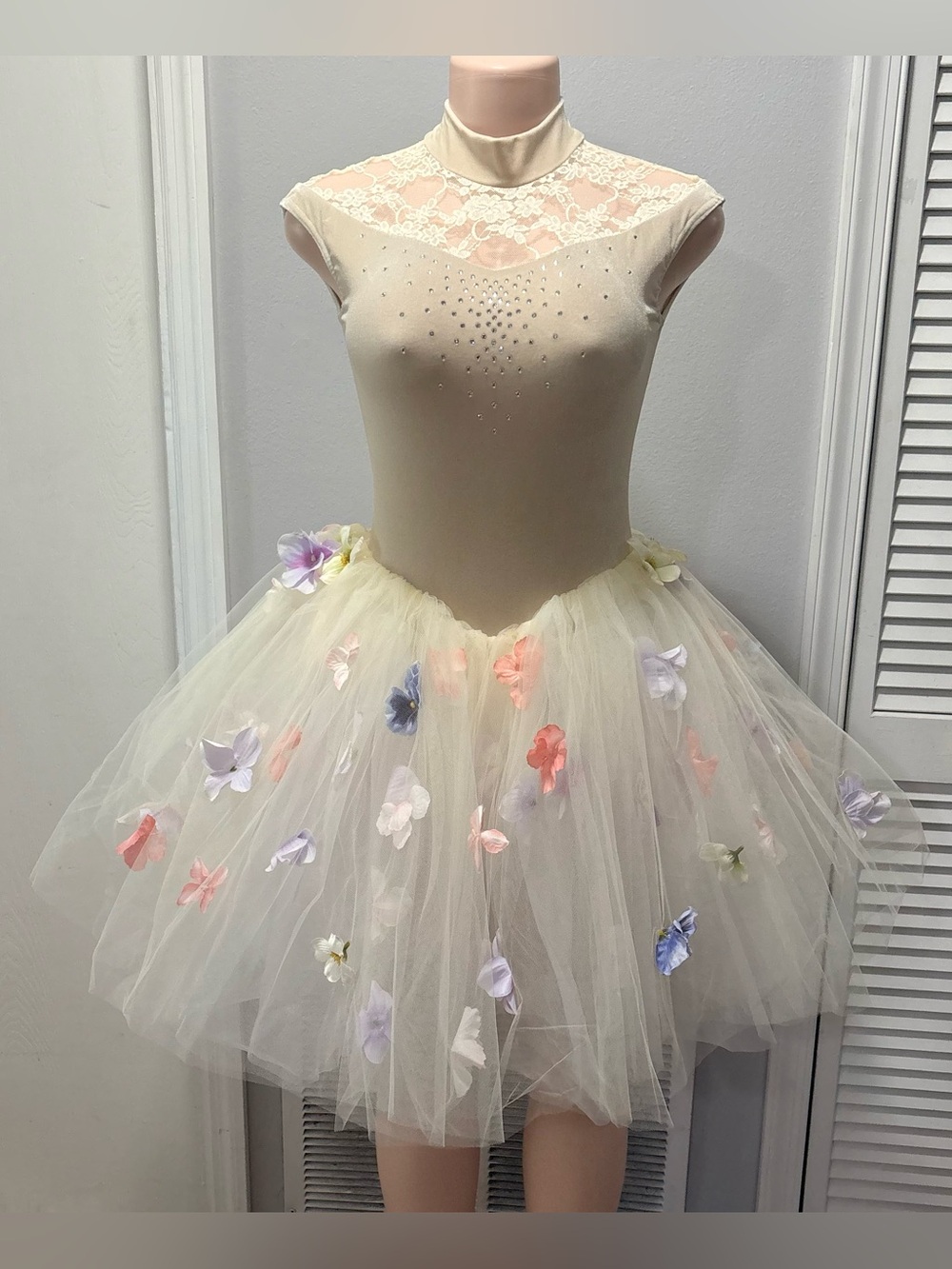 Weissman Ivory Velvet Ballet Dance Costume w/ Floral Appliqué Women’s Size SA